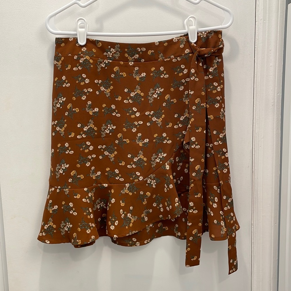 NWT Brown floral Blu Pepper mini skirt